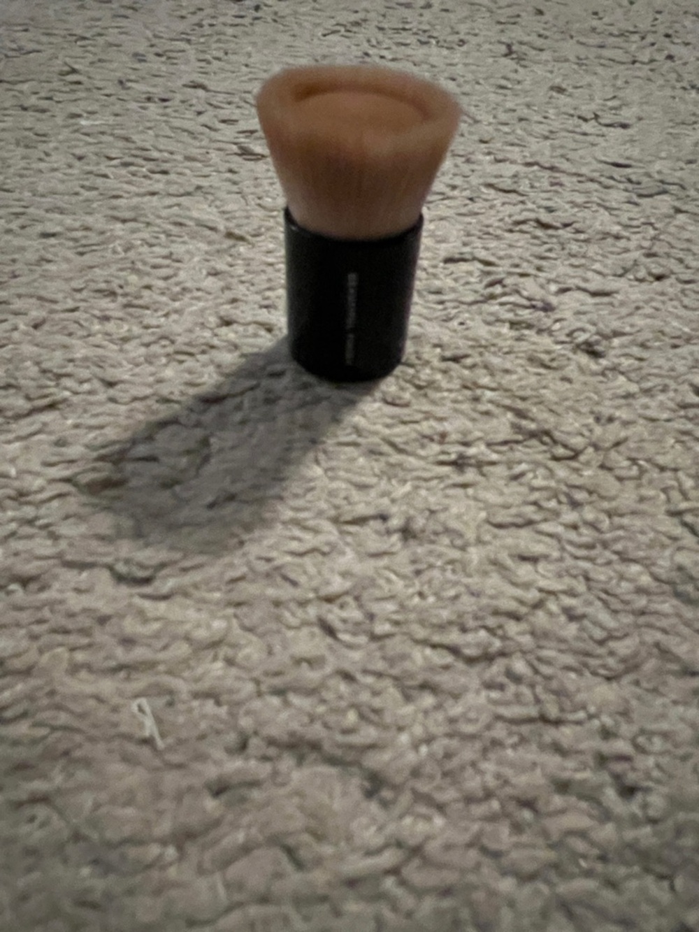 bareMinerals Short Handle Kabuki Brush in Black with Beige Bristles